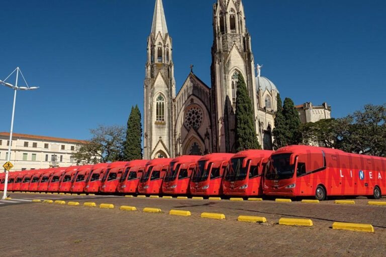 Irizar apresenta frota comercializada com empresa peruana