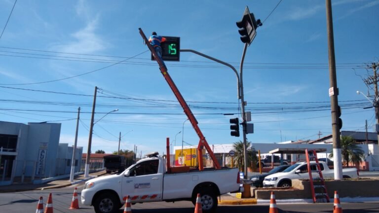 Prefeitura aumenta tempo de semáforos!