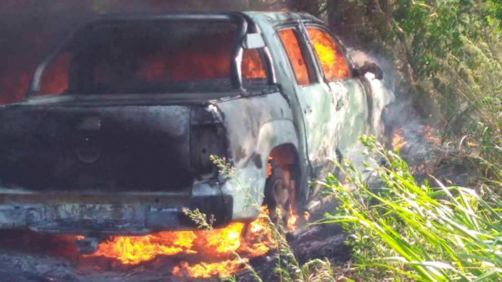 IMG-20191119-WA0014-1024x576 ? Caminhonete pega fogo após colisão em São Manuel ?