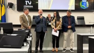 DELEGADO LOURENÇO TALAMONTE RECEBE MOÇÃO DE APLAUSOS PELA DDM 24 HORAS EM BOTUCATU