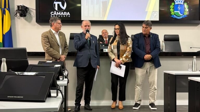 DELEGADO LOURENÇO TALAMONTE RECEBE MOÇÃO DE APLAUSOS PELA DDM 24 HORAS EM BOTUCATU